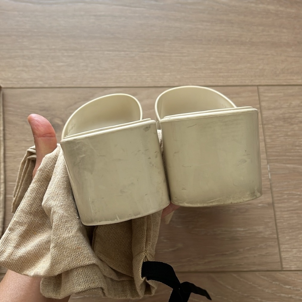 Gucci Women's Cream Logo Block Heel Slide Sandals - Picture 4 of 6